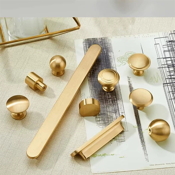 High End Kitchen Cabinet Pulls (7)