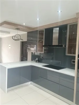 how do kitchen cabinet hinges work